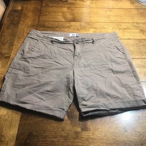 Old navy khaki shorts
